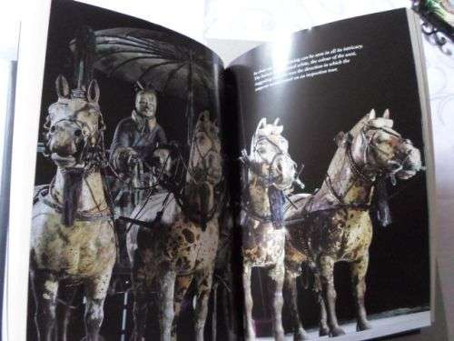 THE TERRACOTTA ARMY - CHINA'S FIRST EMPEROR AND BIRTH OF A NATION - JOHN MAN