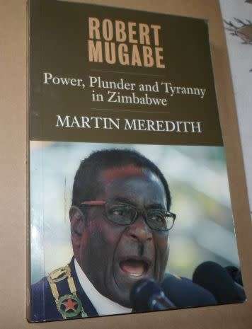ROBERT MUGABE - POWER, PLUNDER AND TYRANNY IN ZIMBABWE - MARTIN MEREDITH