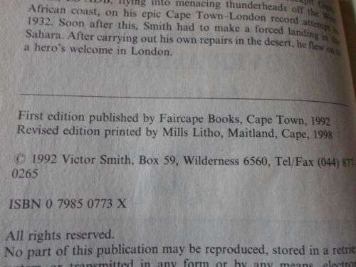 OPEN COCKPIT OVER AFRICA - VICTOR SMITH ( SIGNED )  ( weight 0,30 kg / 300 grams )