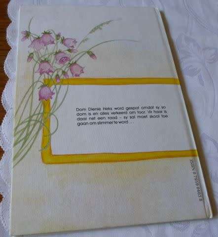 DOM DIENIE HEKS - BERNE NIGHTINGALE , ILLUSTRASIES CHERYL FYFE ( gewig 0,20 kg )