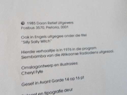 DOM DIENIE HEKS - BERNE NIGHTINGALE , ILLUSTRASIES CHERYL FYFE ( gewig 0,20 kg )