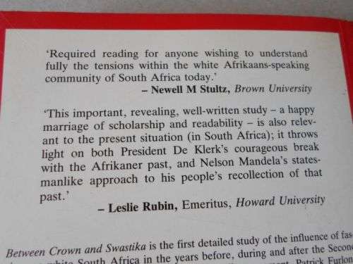 BETWEEN CROWN AND SWASTIKA - PATRICK J FURLONG ( weight 0,50 kg )