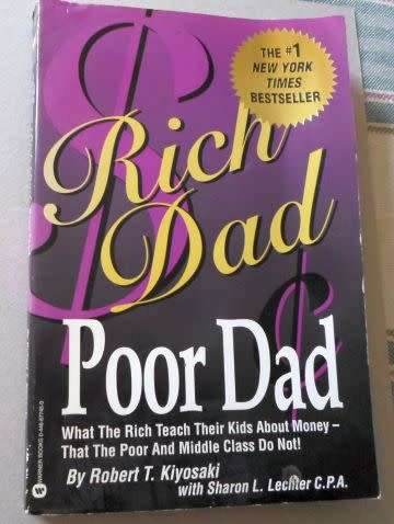 RICH DAD POOR DAD - ROBERT T KIYOSAKI ( 0,30 kg )