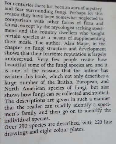 COLLECTING AND STUDYING MUSHROOMS , TOADSTOOLS AND FUNGI - ALAN MAJOR ( weight 0,40 kg )