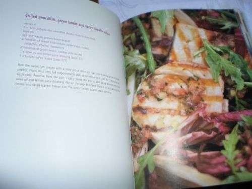 THE RETURN OF THE NAKED CHEF - JAMIE OLIVER ( weight 1 kg )