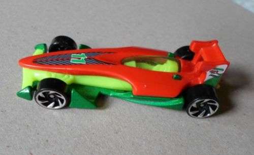 RACER - HOT WHEELS