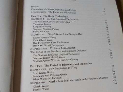 THE CHINESE POTTER - A PRACTICAL HISTORY OF CHINESE CERAMICS - MARGARET MEDLEY ( 0,70 kg )