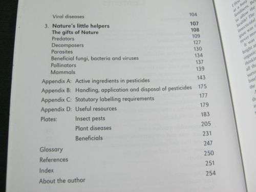 THE GARDEN GUARDIAN'S GUIDE TO ENVIRONMENTALLY-RESPONSIBLE GARDEN CARE - JOHAN GERBER