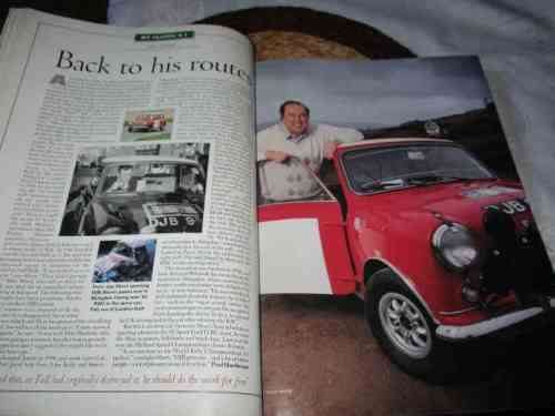 CLASSIC & SPORTS CAR MAY 2002 ( DODGE VIPER, PORSCHE, RENAULT 4, RELIANT SABRE, MINI COOPER )