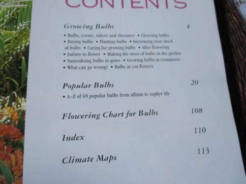 A GROWERS GUIDE  TO BULBS - MARGARET HANKS - WOOLWORTHS