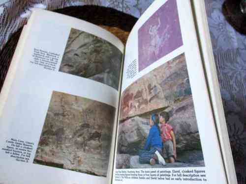 THE DRAKENSBERG BUSHMEN AND T HEIR ART - WITH A GUIDE TO THE ROCK PAINTING SITES - A.R. WILLCOX