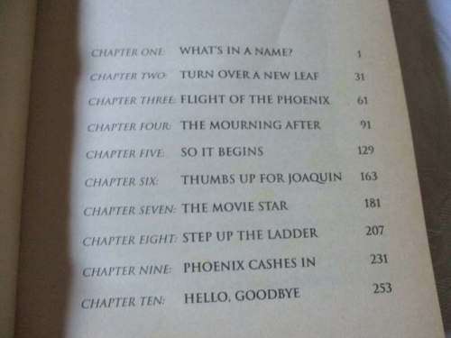 HE`S STILL HERE - THE BIOGRAPHY OF JOAQUIN PHOENIX - MARTIN HOWDEN