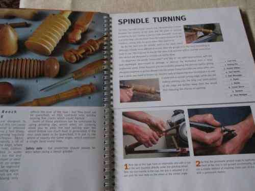 WOODTURNING - STEP-BY-STEP INSTRUCTIONS FOR 22 INSPIRING PROJECTS - PHIL IRONS