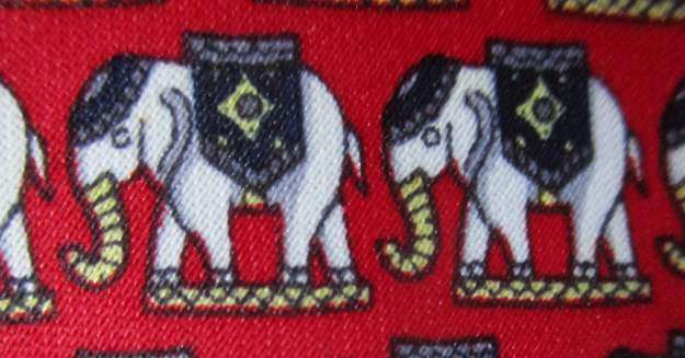 ATTRACTIVE - ELEPHANTS   - TIE