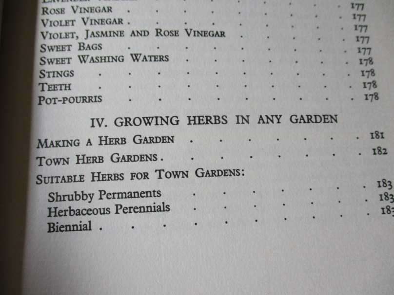 PLEASURES OF HERBS - AUDREY WYNNE HATFIELD