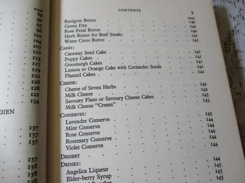 PLEASURES OF HERBS - AUDREY WYNNE HATFIELD