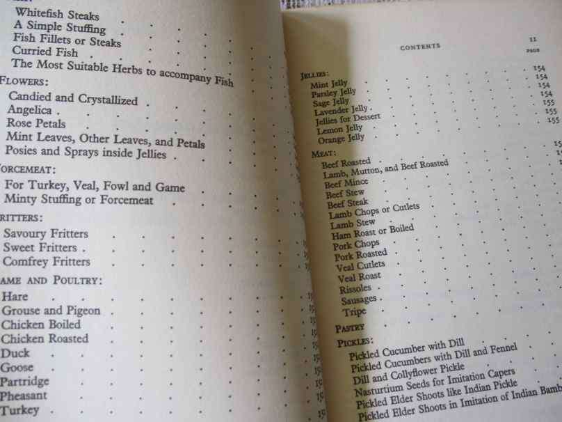 PLEASURES OF HERBS - AUDREY WYNNE HATFIELD