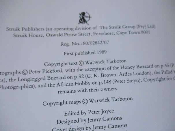 SOUTHERN AFRICAN BIRDS OF PREY - PETER AND BEVERLEY PICKFORD & WARWICK TARBOTON