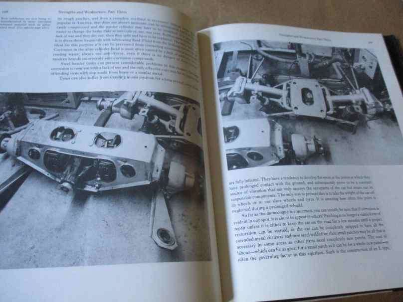 E TYPE - END OF AN ERA - CHRIS HARVEY