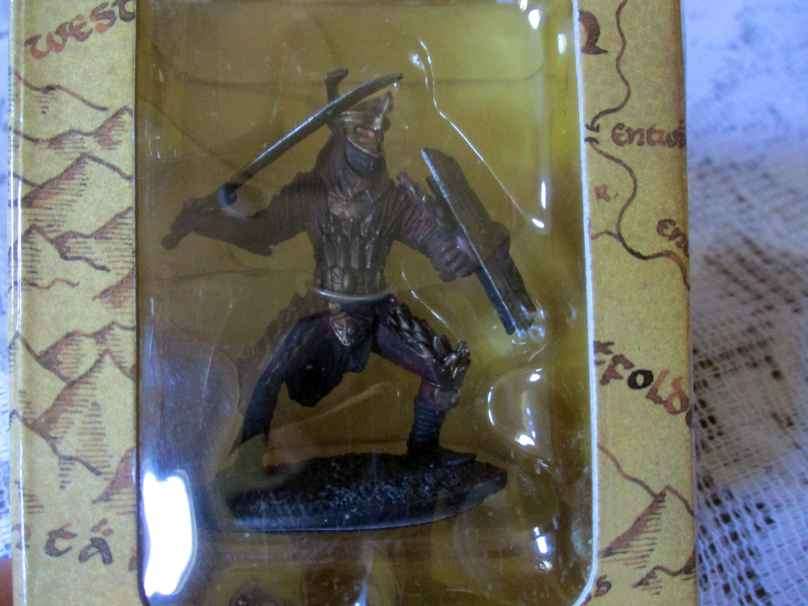 LORD OF THE RINGS FIGURINE