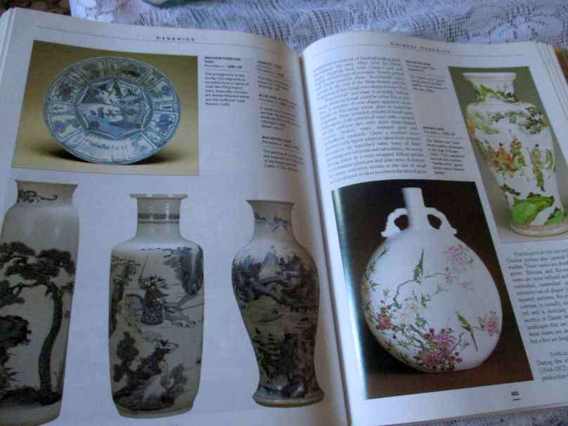 THE ILLUSTRATED HISTORY OF ANTIQUES - THE ESSENTIAL REFERENCE FOR ALL ANTIQUE LOVERS AND COLLECTORS