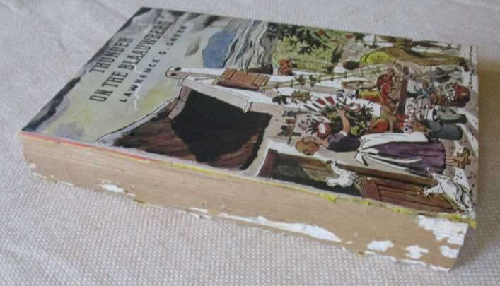 THUNDER ON THE BLAAUWBERG - LAWRENCE G GREEN ( damaged )