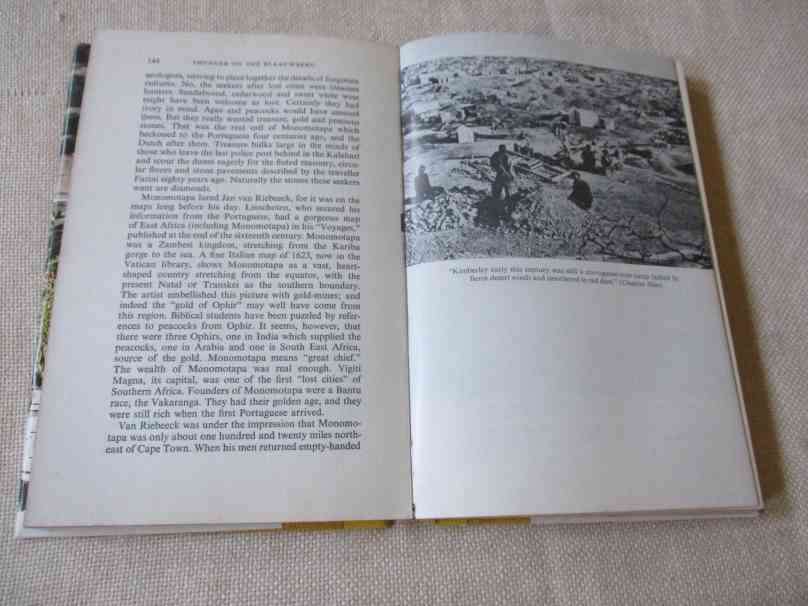 THUNDER ON THE BLAAUWBERG - LAWRENCE G GREEN ( damaged )