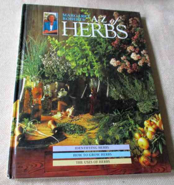 A-Z OF HERBS - MARGARET ROBERTS