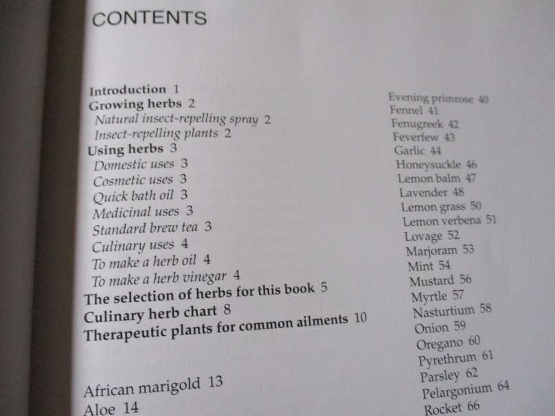 A-Z OF HERBS - MARGARET ROBERTS