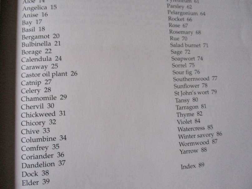 A-Z OF HERBS - MARGARET ROBERTS