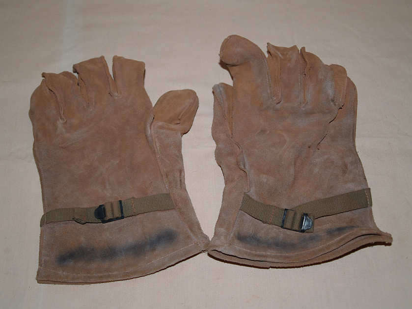 S.A. ARMY ASBESTOS GLOVES 1970/80'S