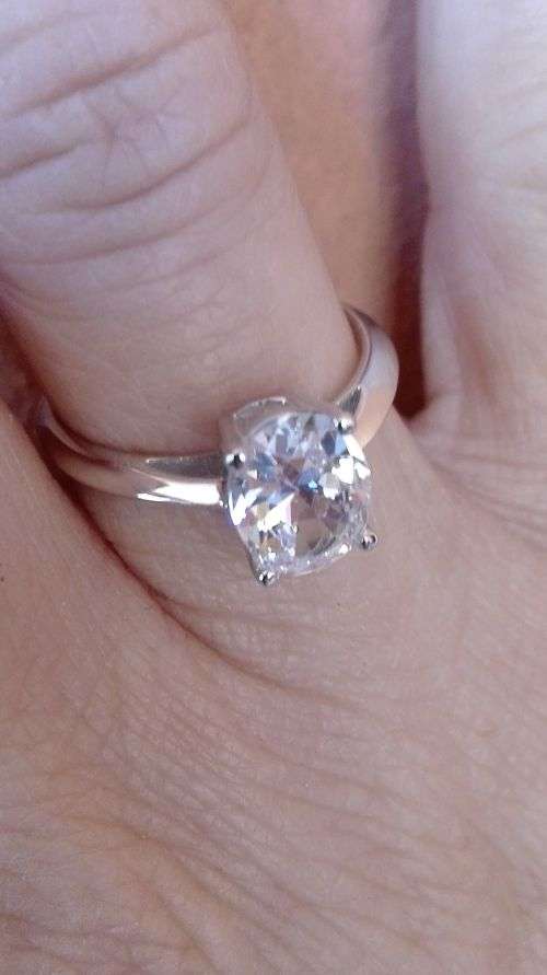 2.0CT OVAL CUT SONA NSCD DIAMOND RING IN SOLID 925 STERLING SILVER AND 18K WHITE GOLD PLATED