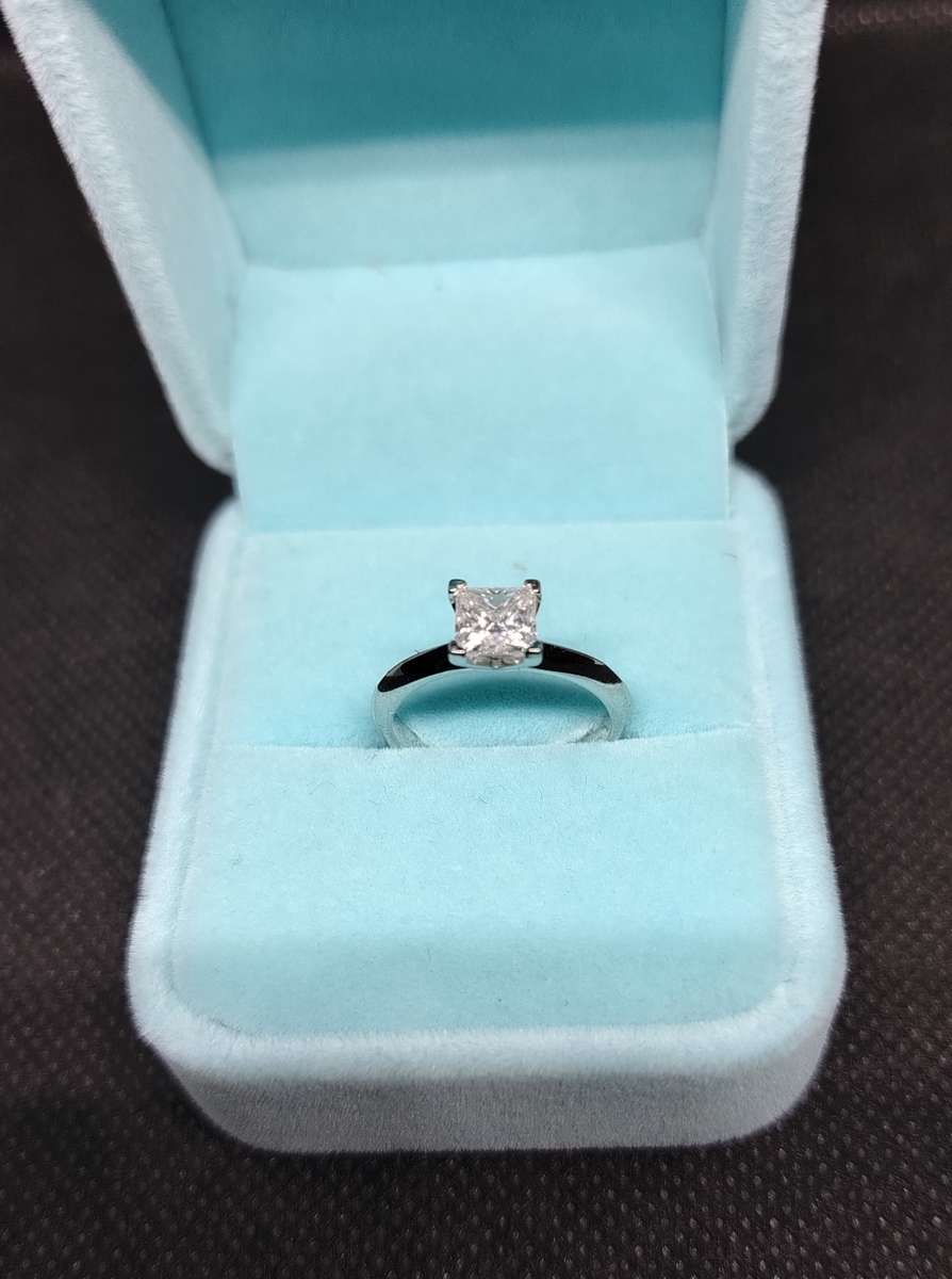 BRAND NEW CERTIFIED 1CT PRINCESS CUT SOLITAIRE MOISSANITE Set in 18KT WHITE GOLD SETTING