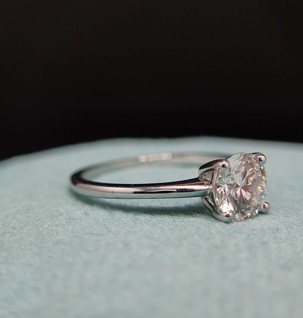 IGI Certified 1.07 Lab Grown Diamond Ring in 14K Solid White Gold Setting