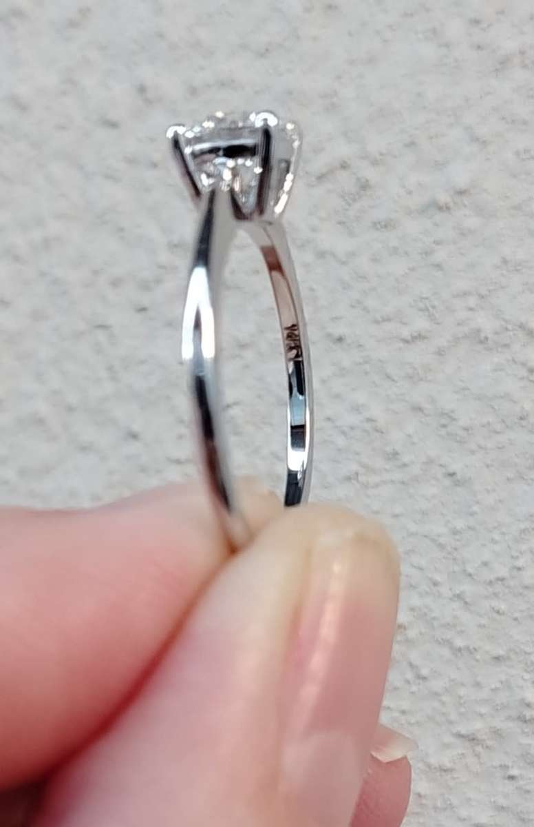 IGI Certified 1.07 Lab Grown Diamond Ring in 14K Solid White Gold Setting