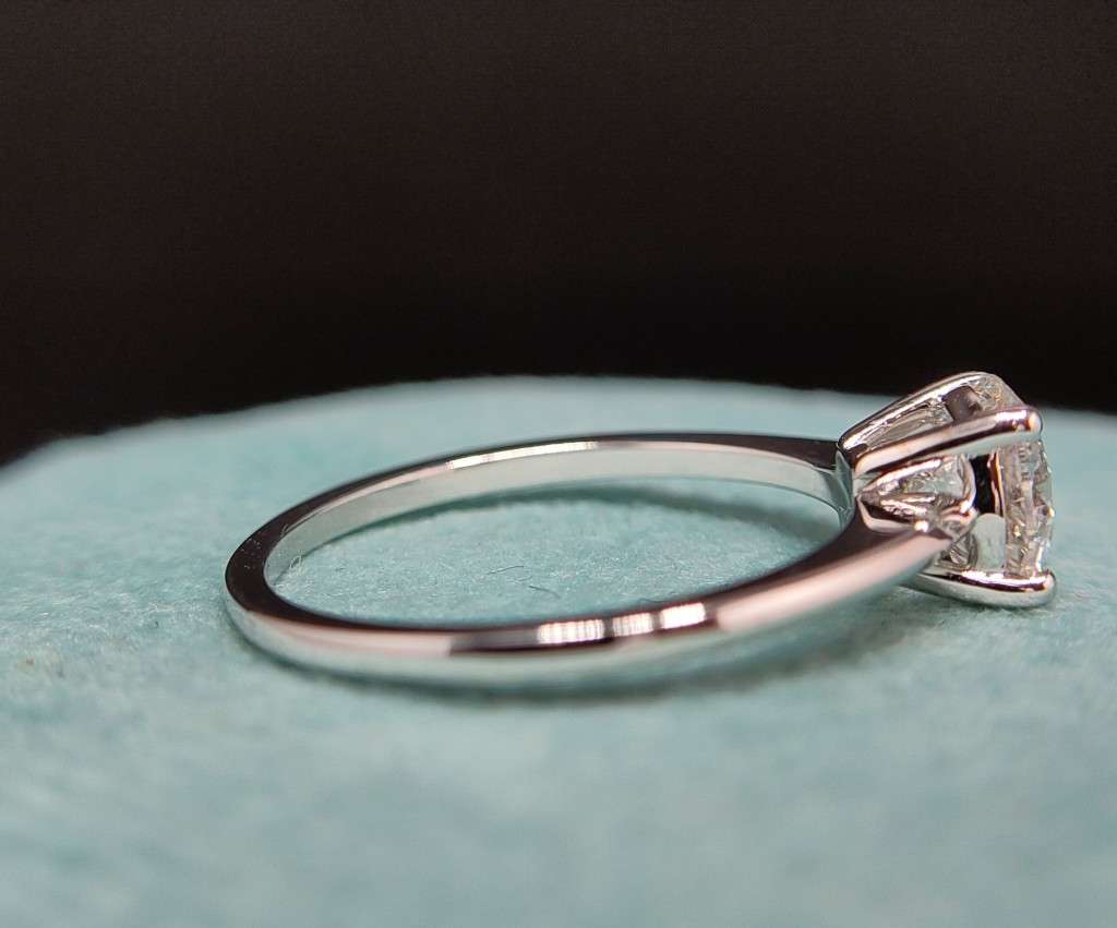 IGI Certified 1.07 Lab Grown Diamond Ring in 14K Solid White Gold Setting