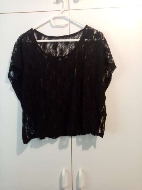 Black lace top 34-36