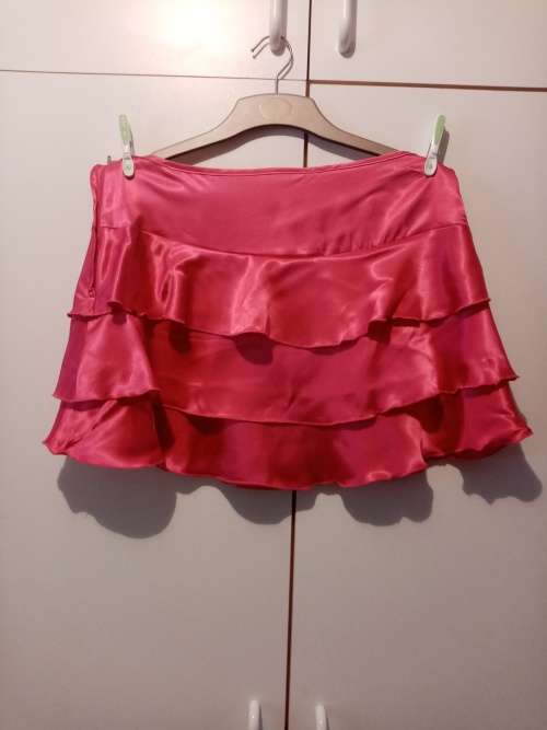 Pink satin tiered mini skirt 34