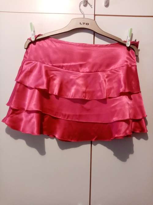Pink satin tiered mini skirt 34