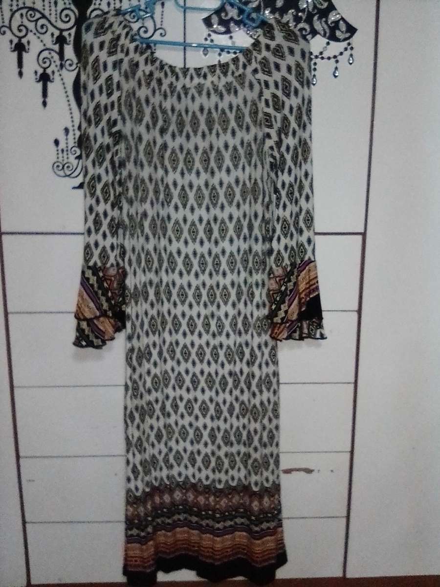 Stunning white and gold dress size 36