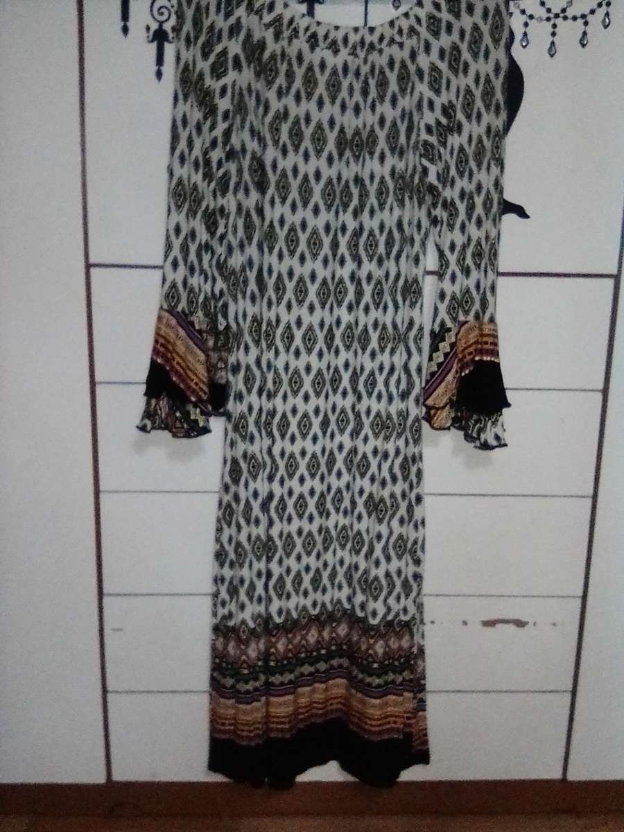 Stunning white and gold dress size 36