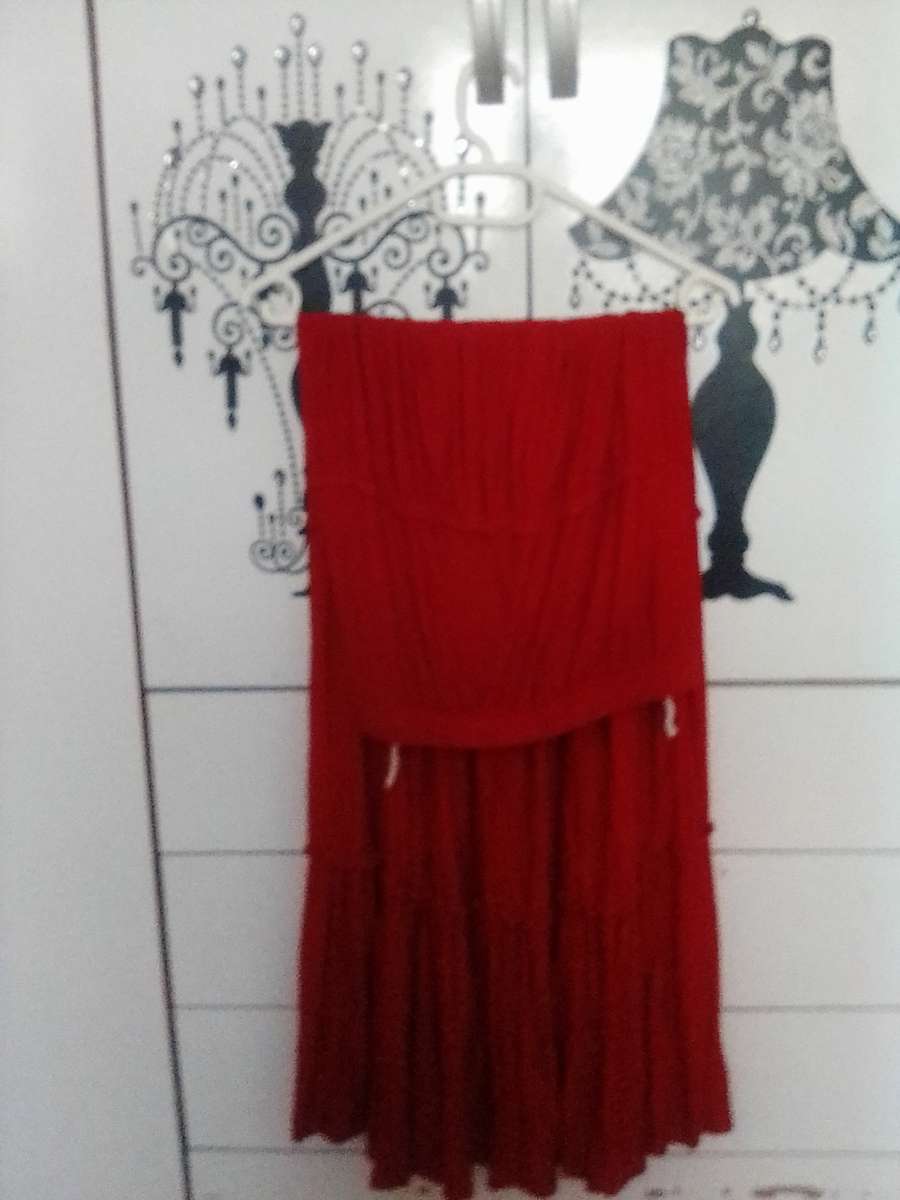 Red ruffle skirt size 8
