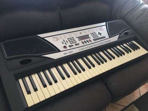 MK-980 61 Keyes Electronic Keyboard