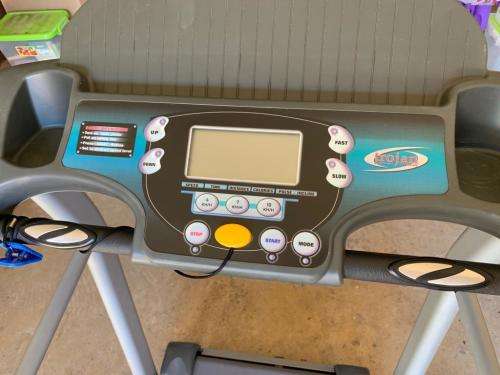 TROJAN PROFESSIONAL FITNESS TREADMILL