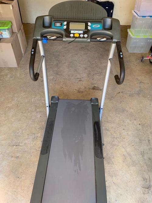 TROJAN PROFESSIONAL FITNESS TREADMILL