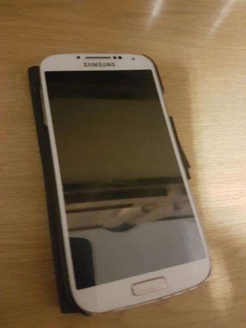 WOW!! SAMSUNG GALAXY S4 WHITE MASSIVE BARGAIN DONT MISS OUT!!