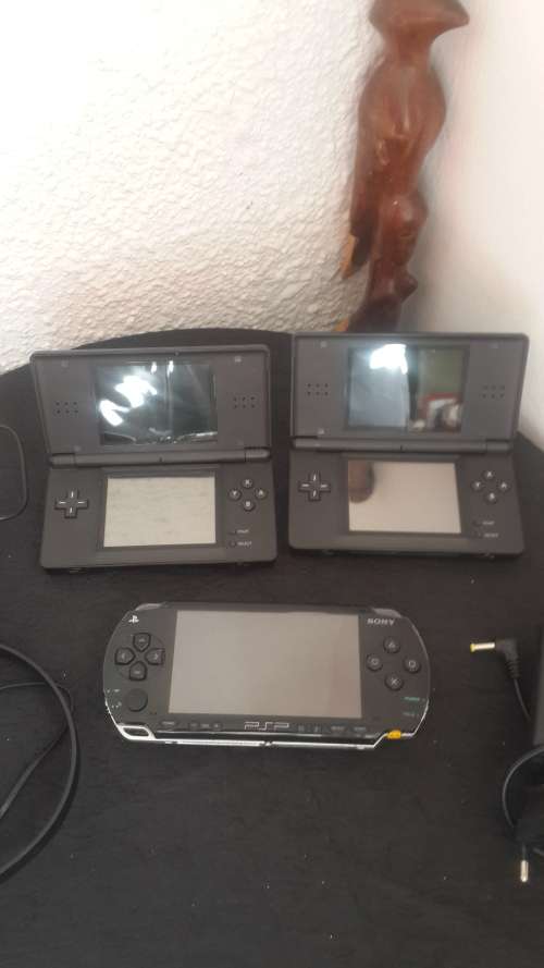 Wow!! JOBLOT OF PSP ,NITENDO DS AND XBOX ALL FOR ONE BID DONT MISS OUT MASSIVE BARGAIN !!!