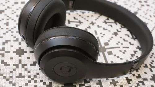 New Beats Solo 3 Wireless HeadSets, Bluetooth, 40HRS Battery Life [CHANGE THE WAY U LISTEN TO MUSIC]