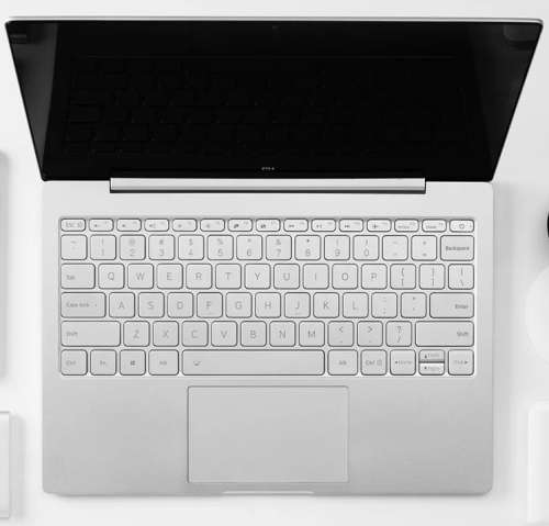 Mi Notebook Air 13.3'' core i5-7200u, 8GB Ram, 256SSD, Nvidia 940mx dedicated GPU.The MacBook Twin