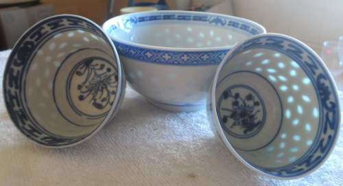 3 x Vintage Rice Bowls - All Excellent condition Large Bowl - 11cm Diameter - Height 6cm Smaller Bow